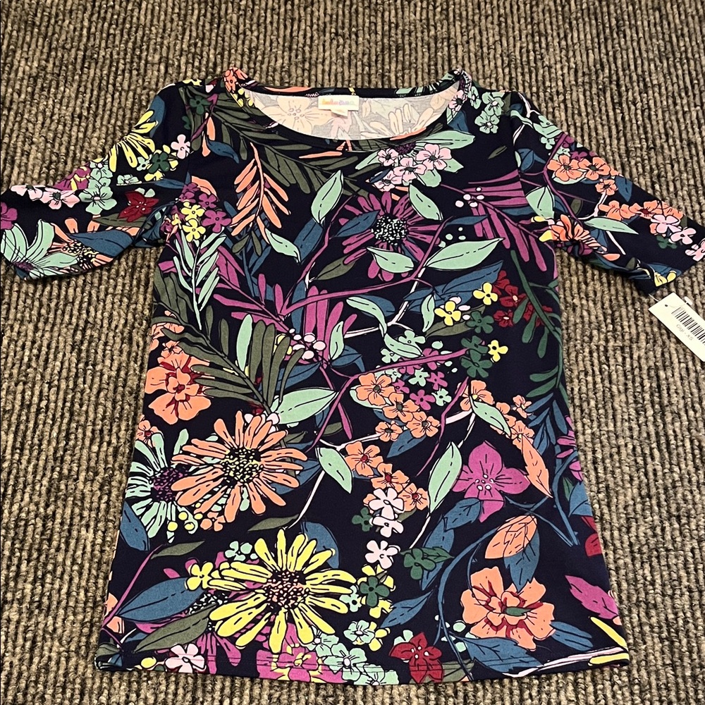 LuLaRoe Gigi XS top